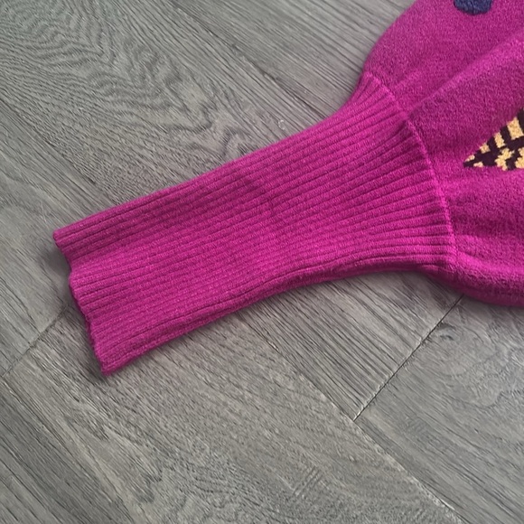 Gabby Isabella | pink knit sweater with balloon sleeves and hearts - Picture 6 of 10